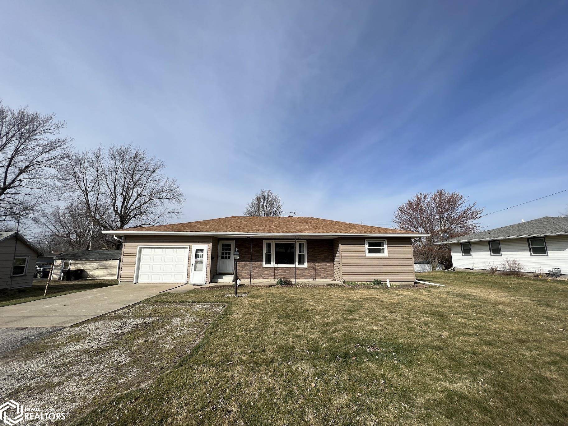 610 N State St, Osceola, IA 50213