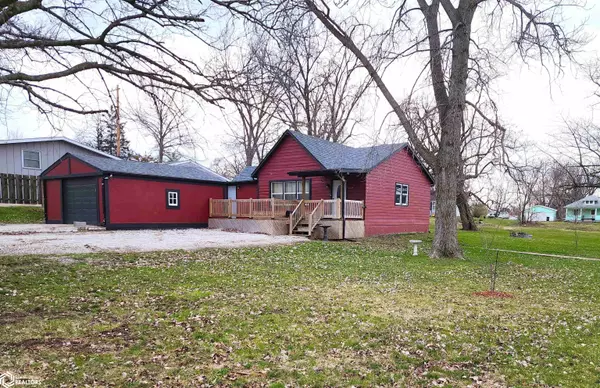 1320 Linden Ave, Chariton, IA 50049