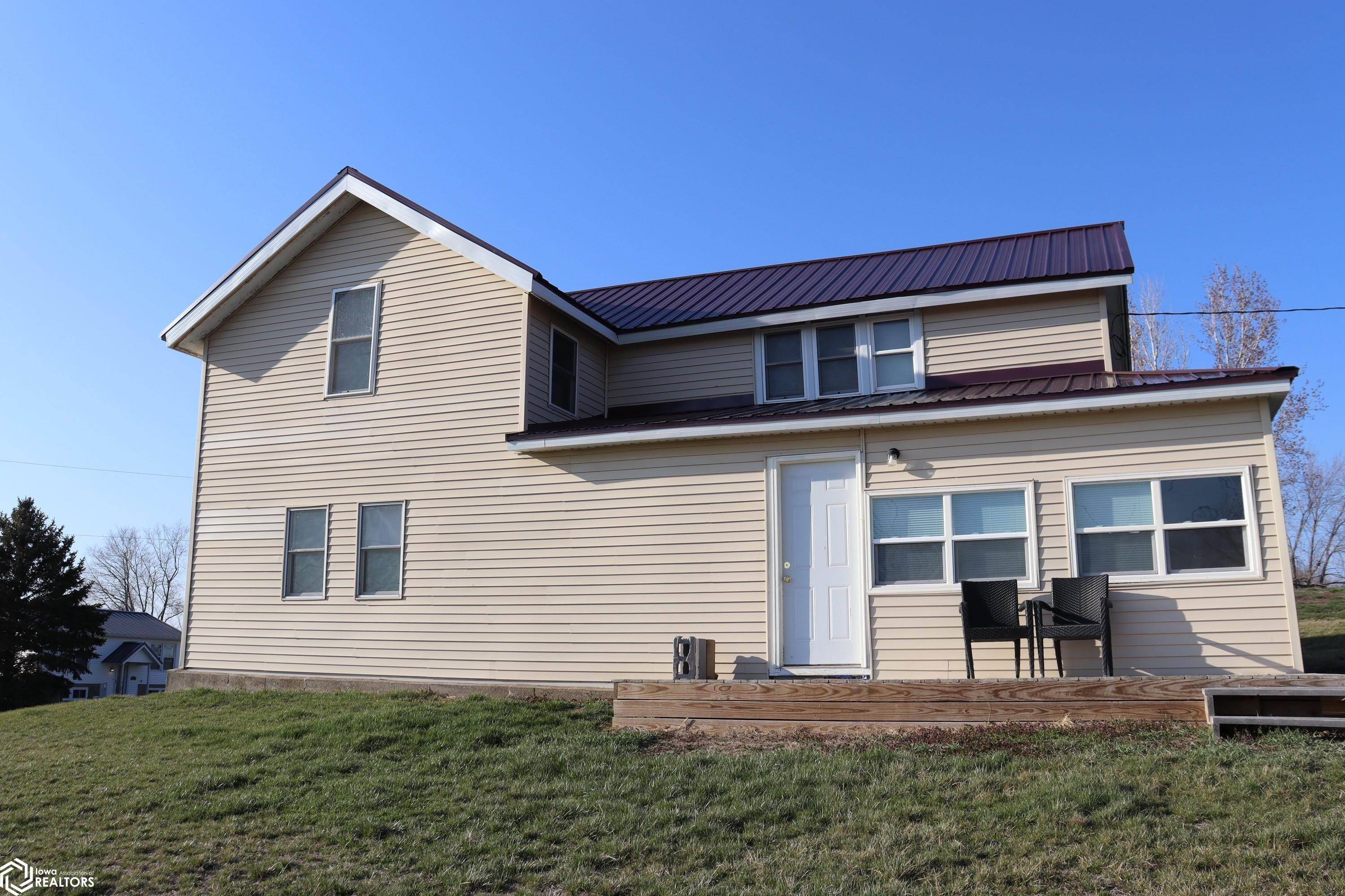 201 3rd St, Malcom, IA 50157