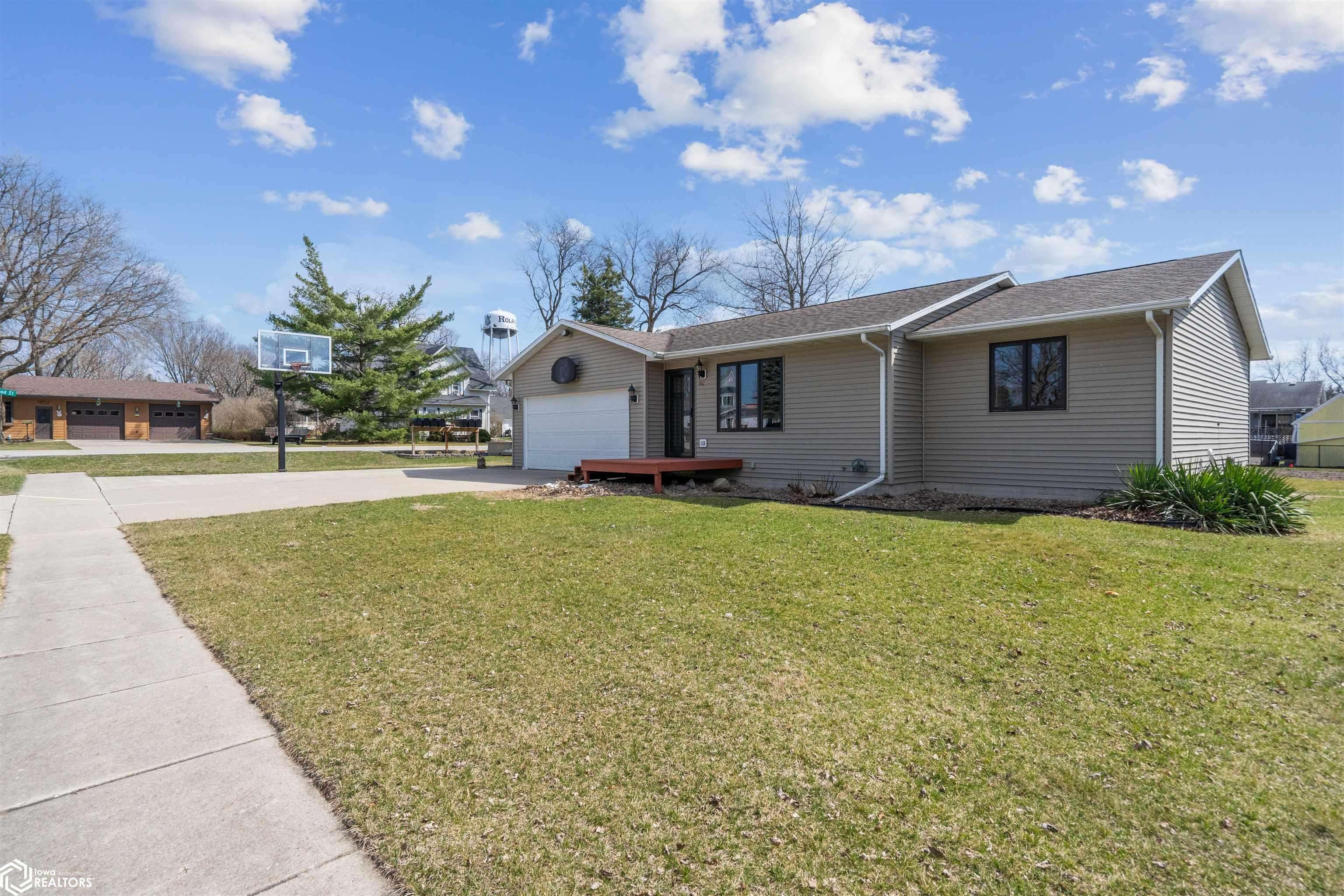 Roland, IA 50236,102 Oak St