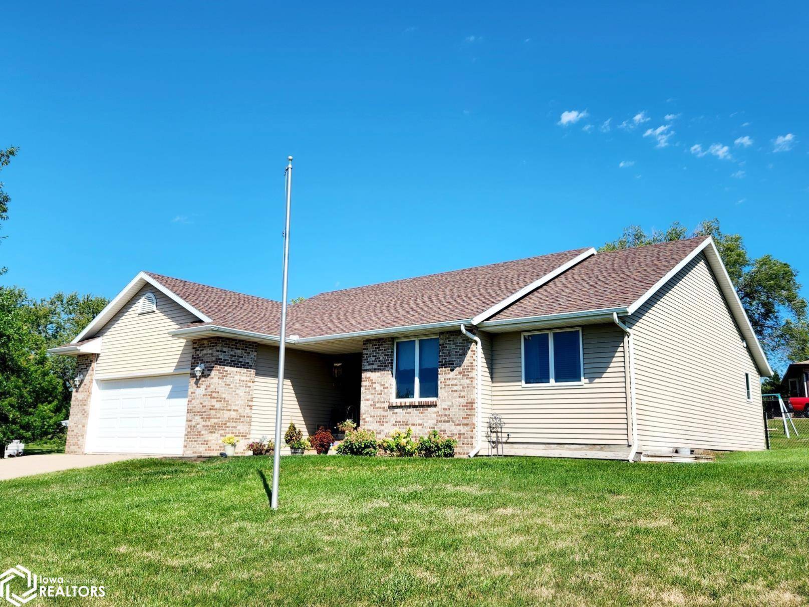 Osceola, IA 50213,178 Country Club Dr