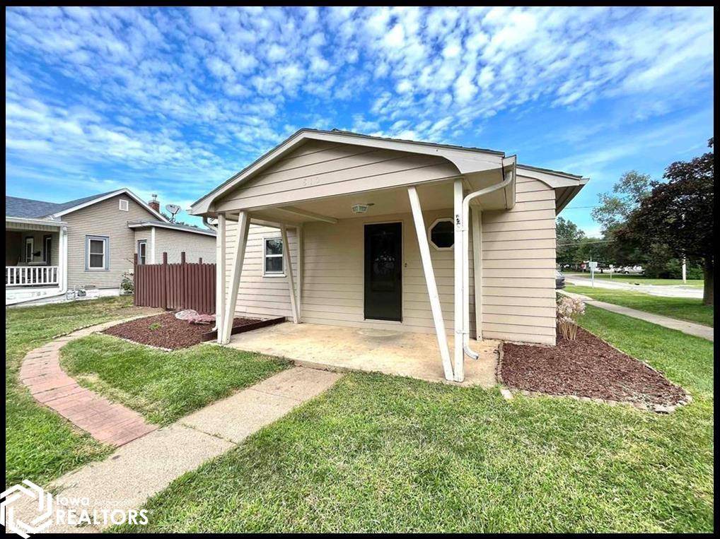 810 Walnut St, Atlantic, IA 50022