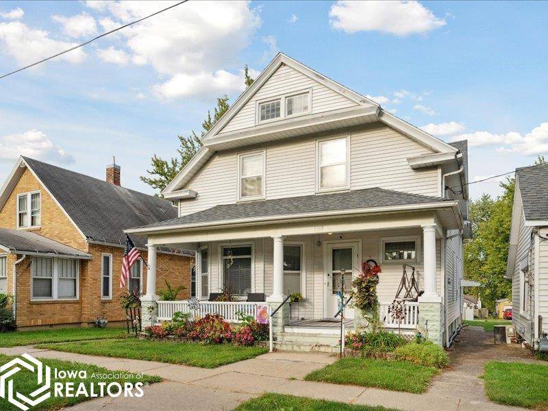 1309 N 8th St, Burlington, IA 52601