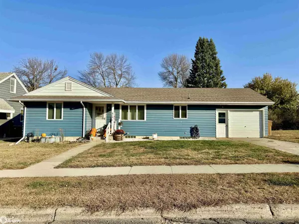 615 9th St, Manning, IA 51455