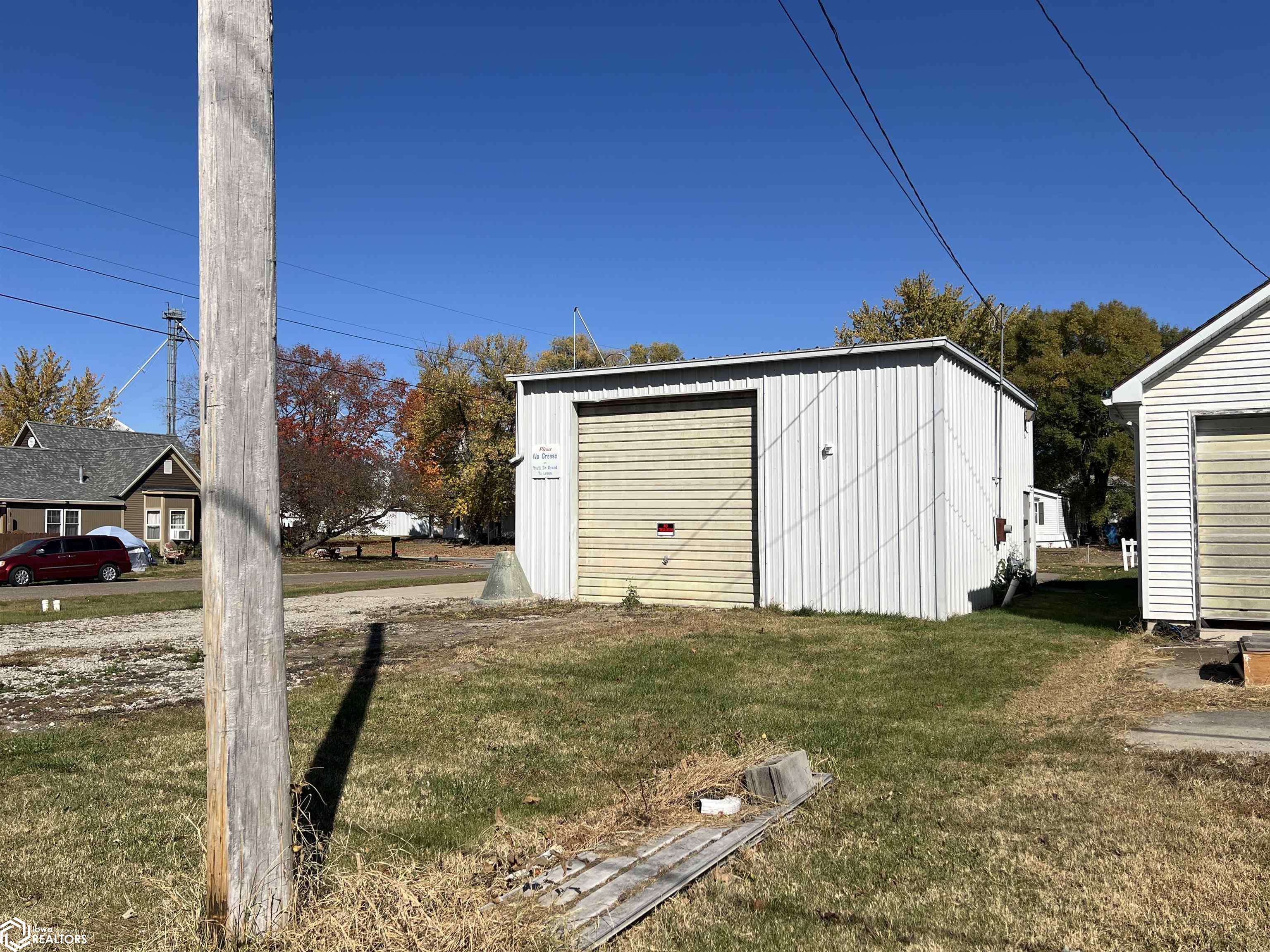 Eldon, IA 52554,210 Elm St