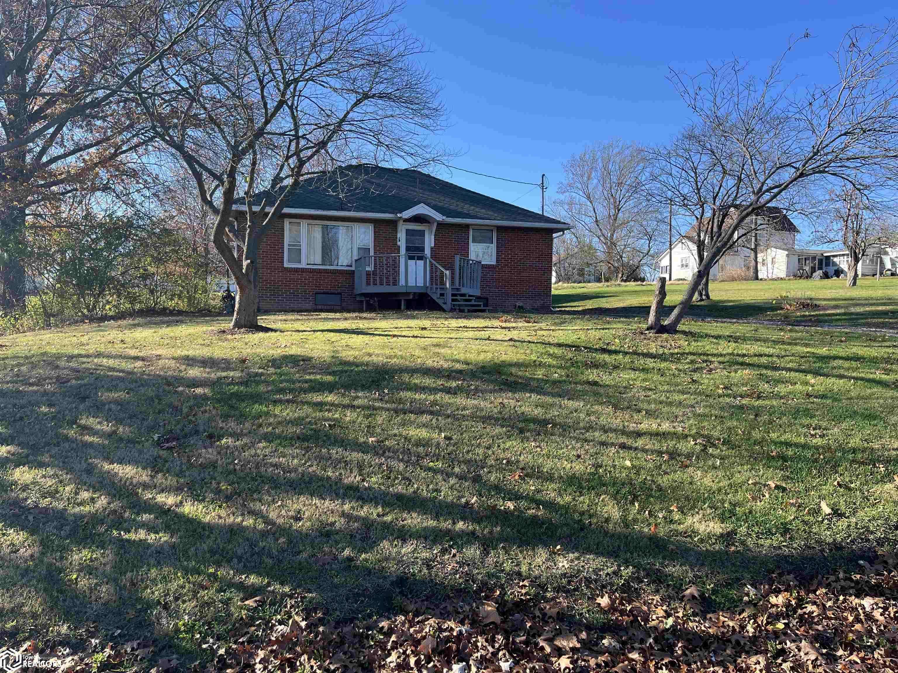 161 S 14th St, Hamilton, IL 62341