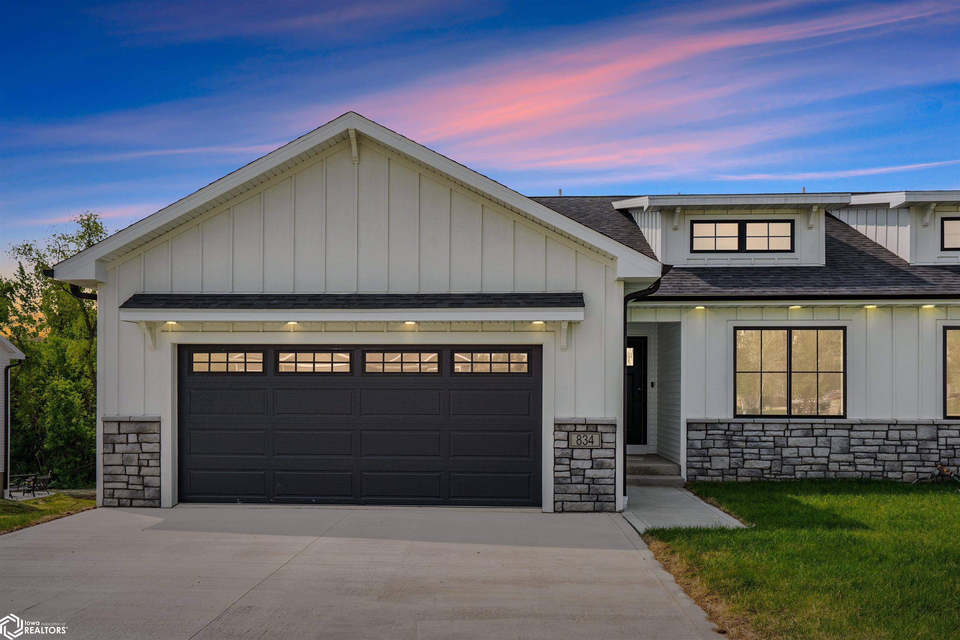 834 W Merle Hibbs Blvd, Marshalltown, IA 50158