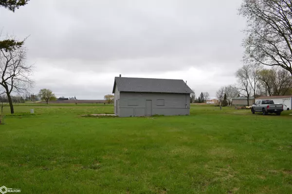201 Washington St, Geneva, IA 50633