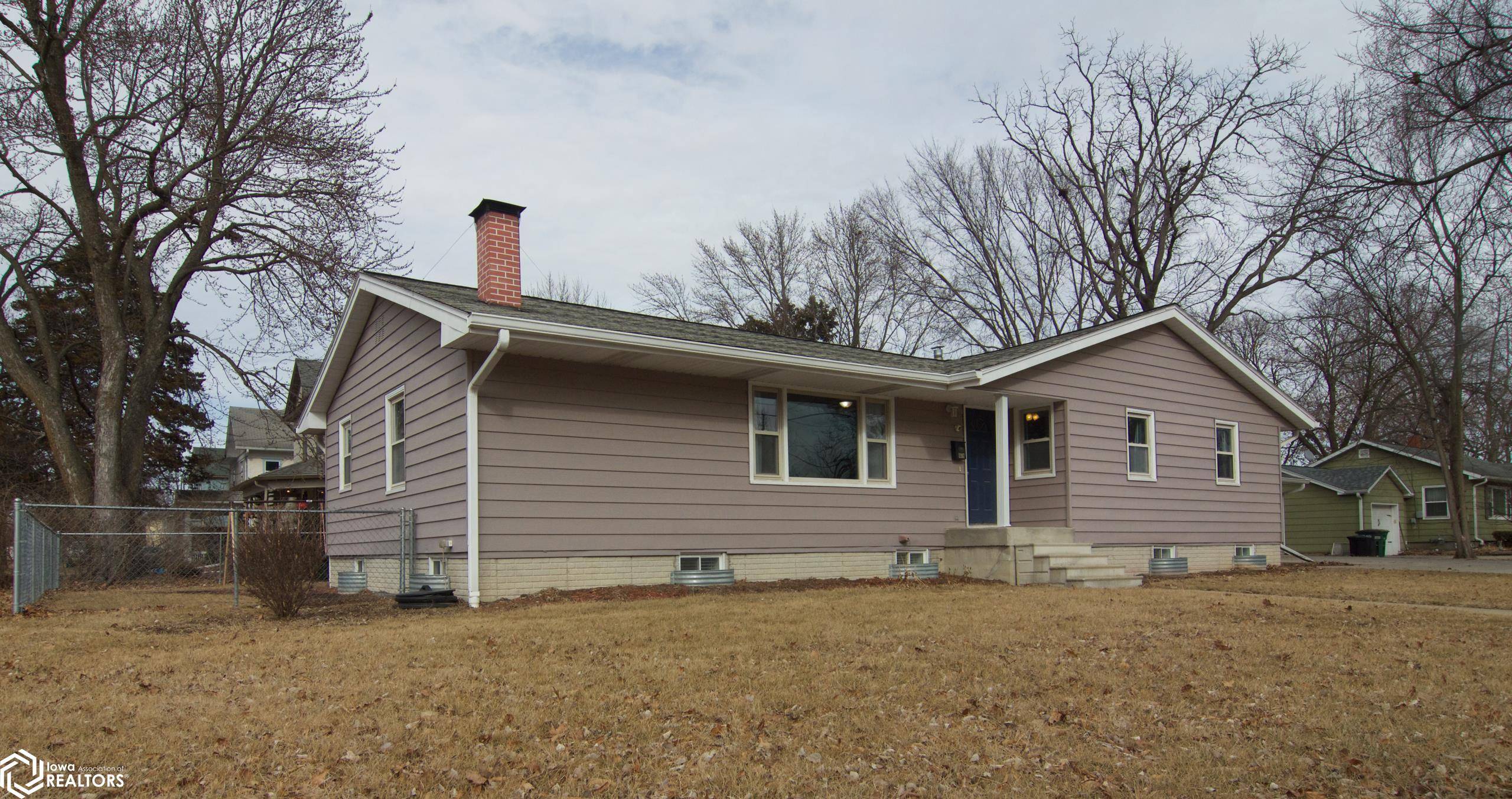 Fairfield, IA 52556,1207 S Main St