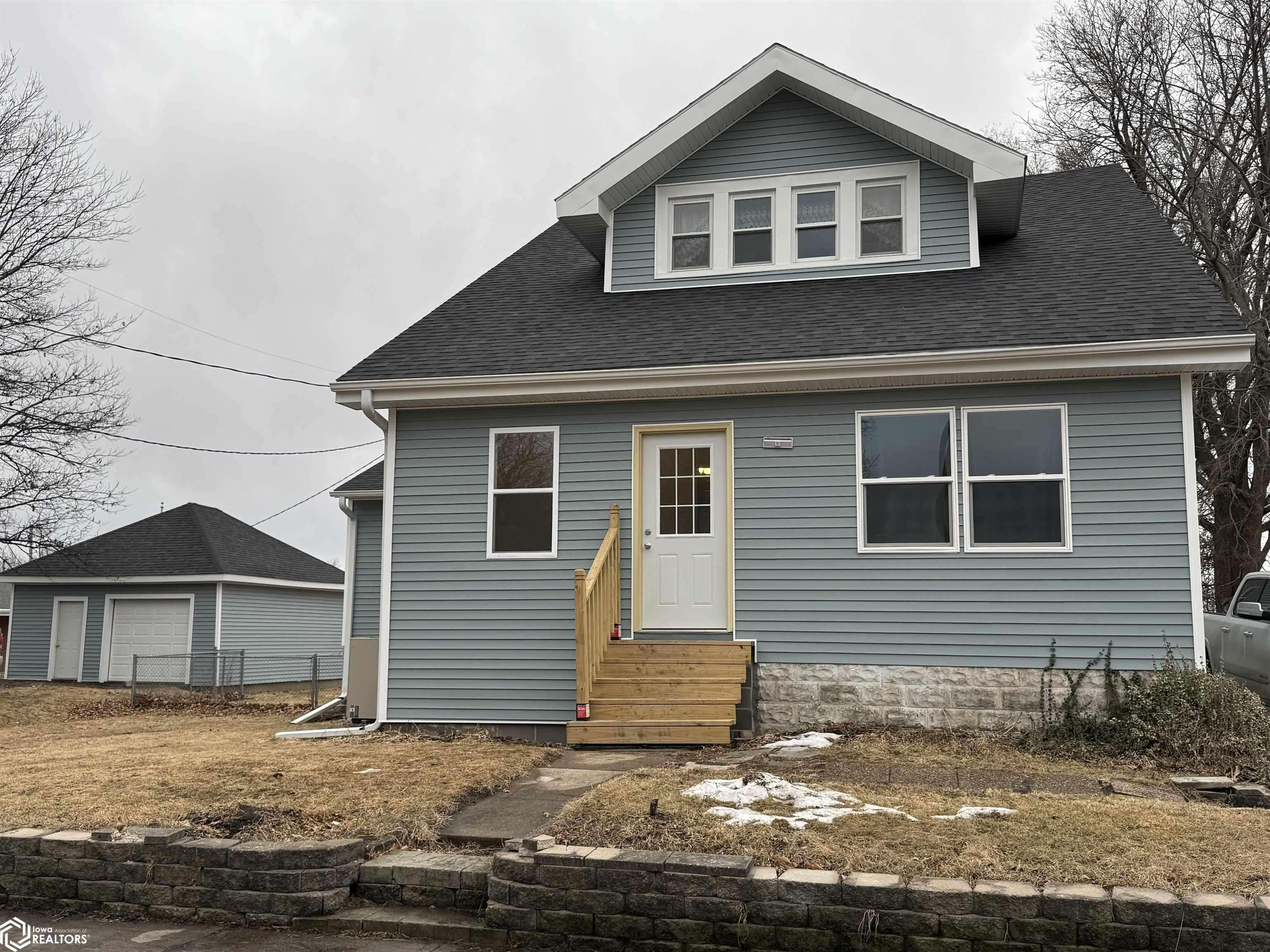 103 W Rogers St,  Laurel,  IA 50141