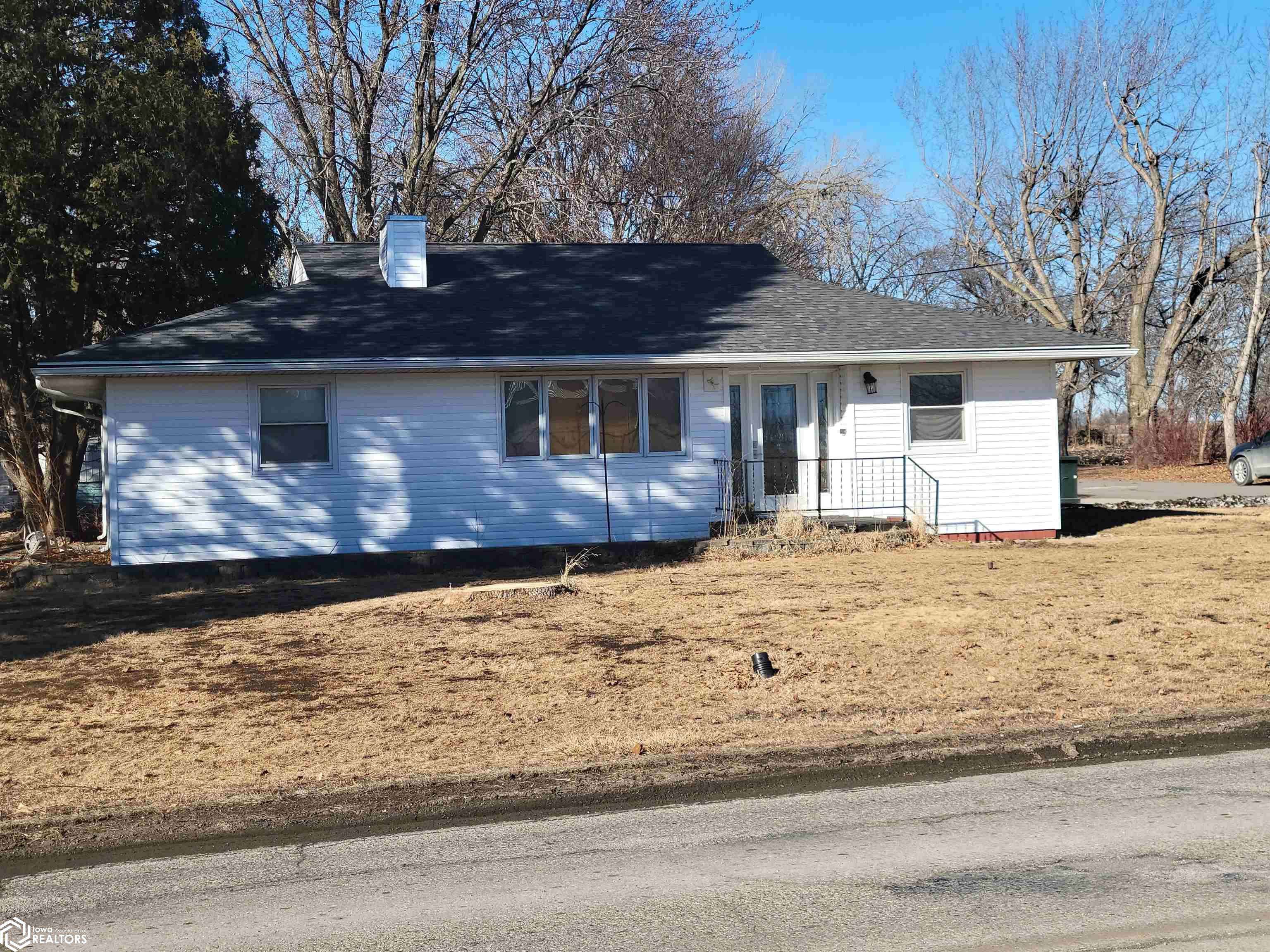 821 NE 2nd St, Eagle Grove, IA 50533