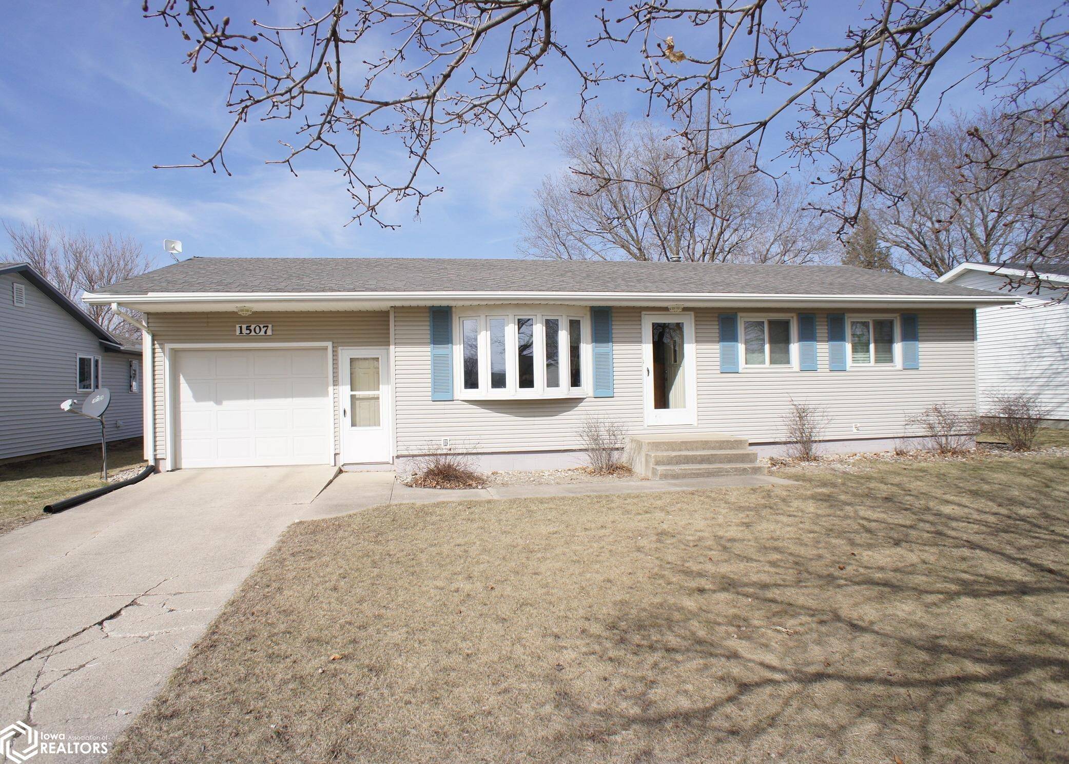 1507 Grand St, Webster City, IA 50595-3125
