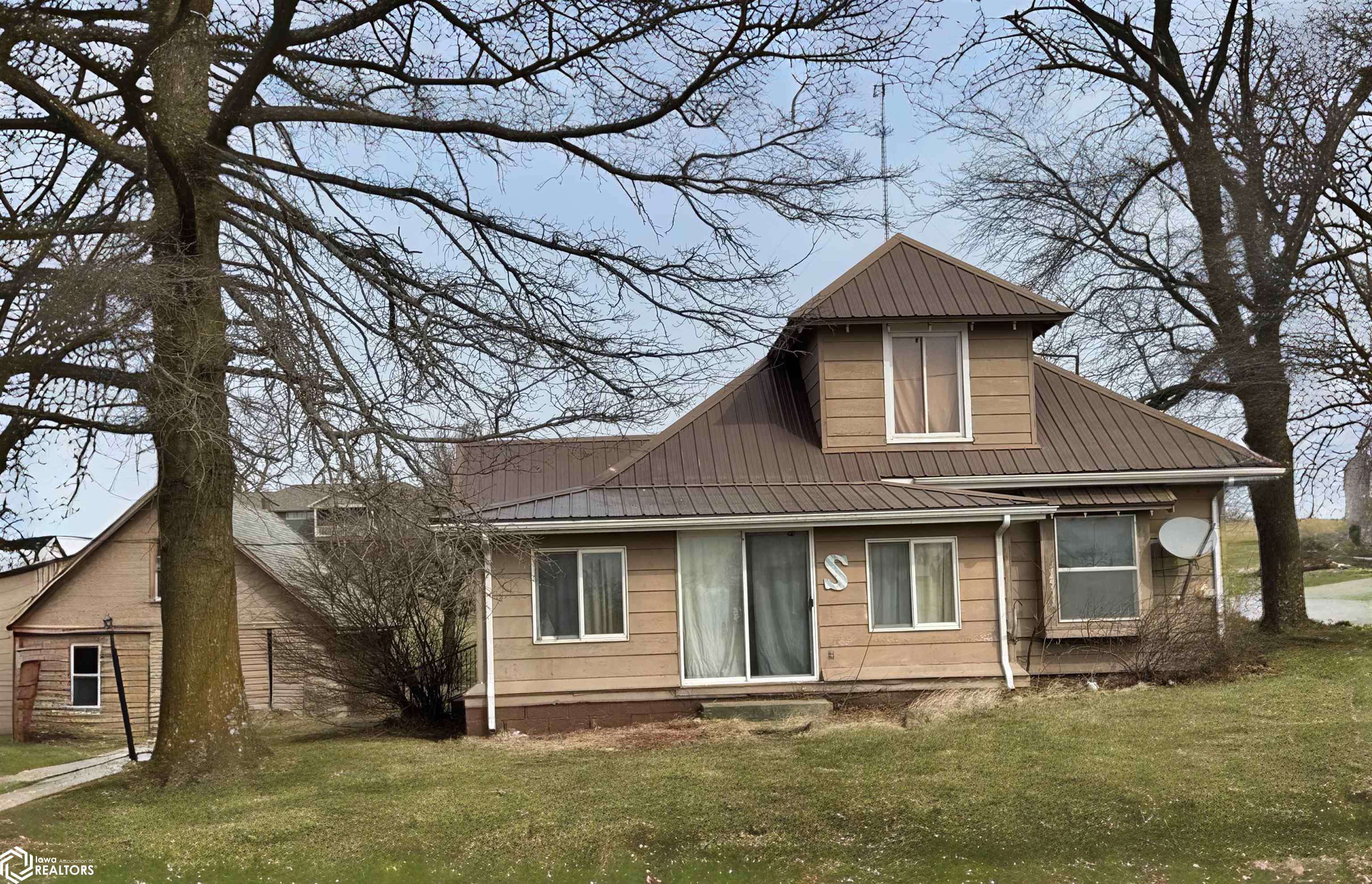 601 W 7th St, Diagonal, IA 50845