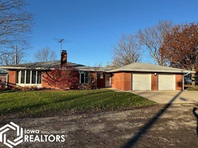 305 N John St, Moravia, IA 52571