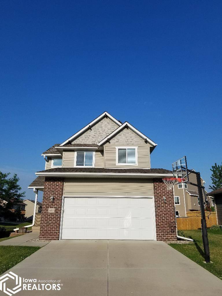 603 Pine Brooke Dr, Clear Lake, IA 50428