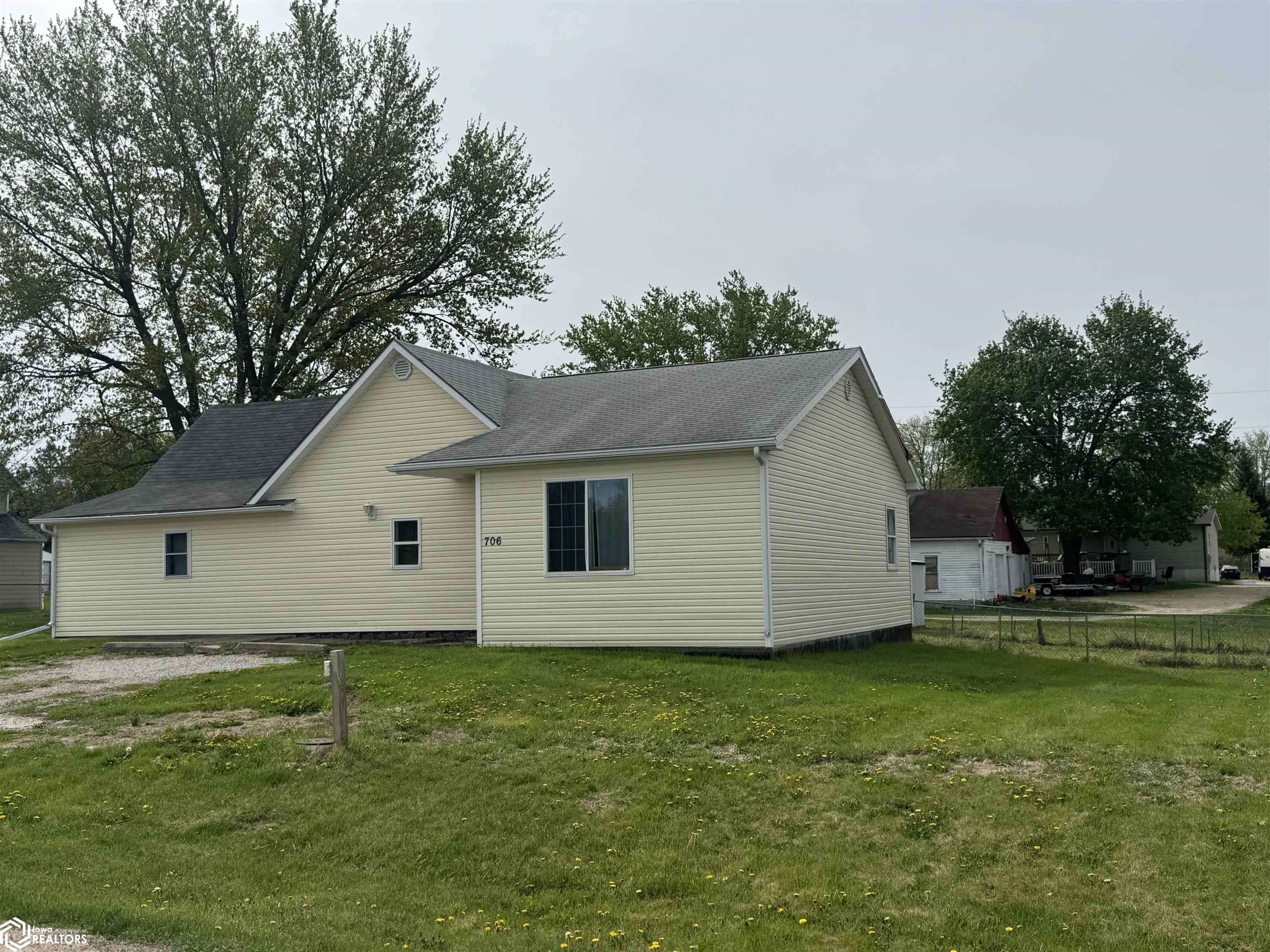 706 5th St, Lorimor, IA 50849