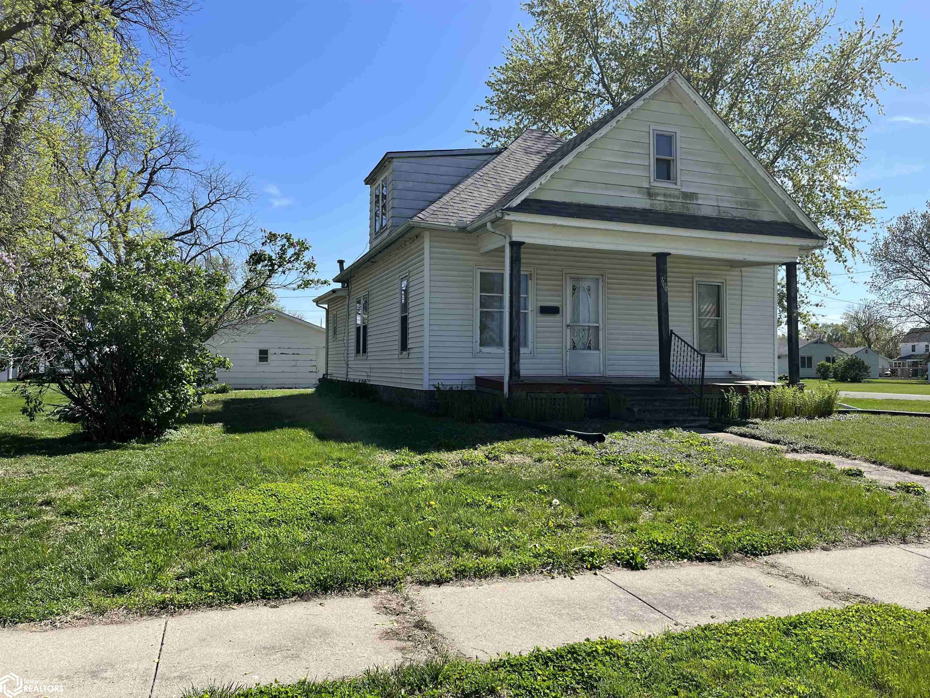 1104 2nd Ave E, Albia, IA 52531