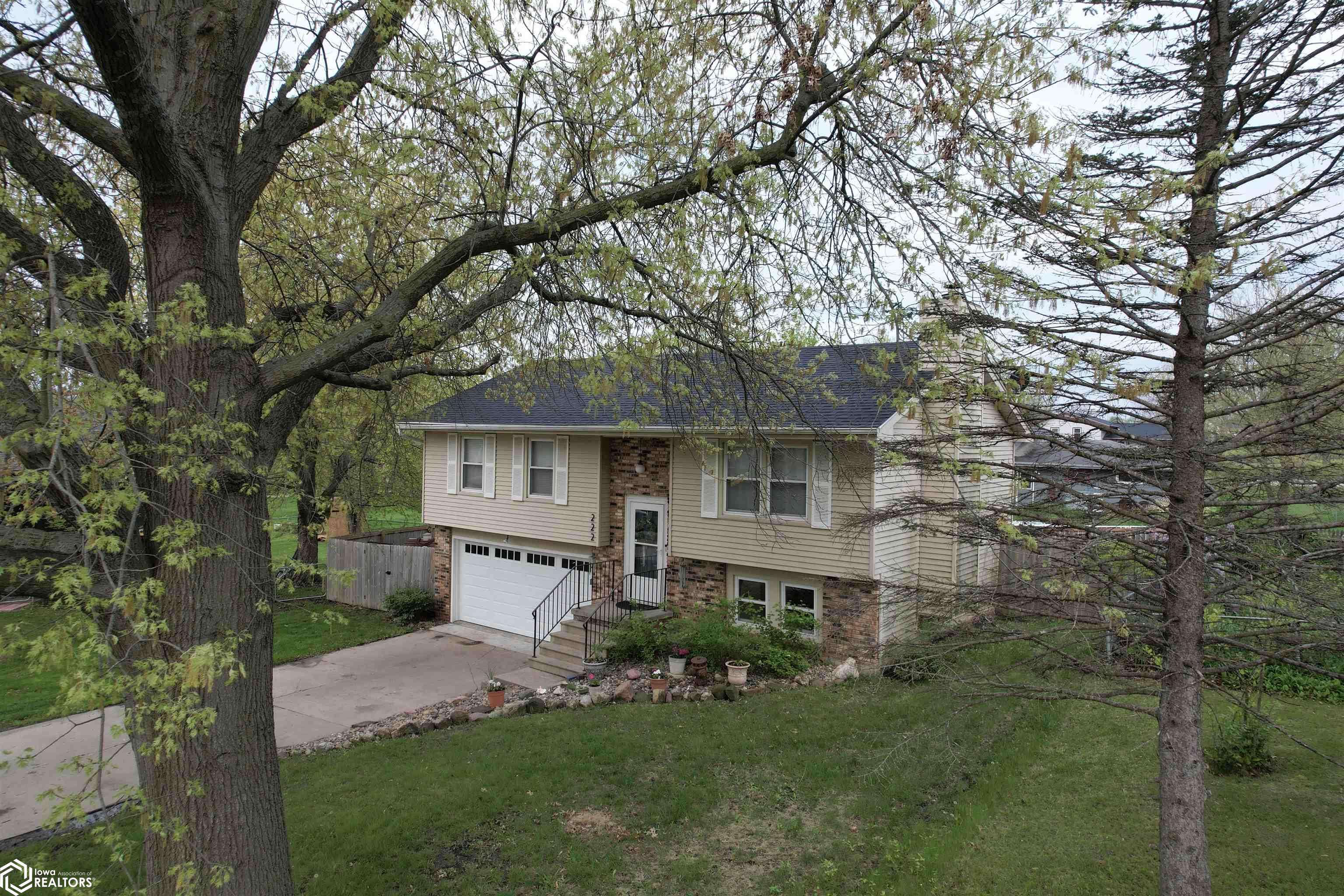 Osceola, IA 50213,222 E View Dr