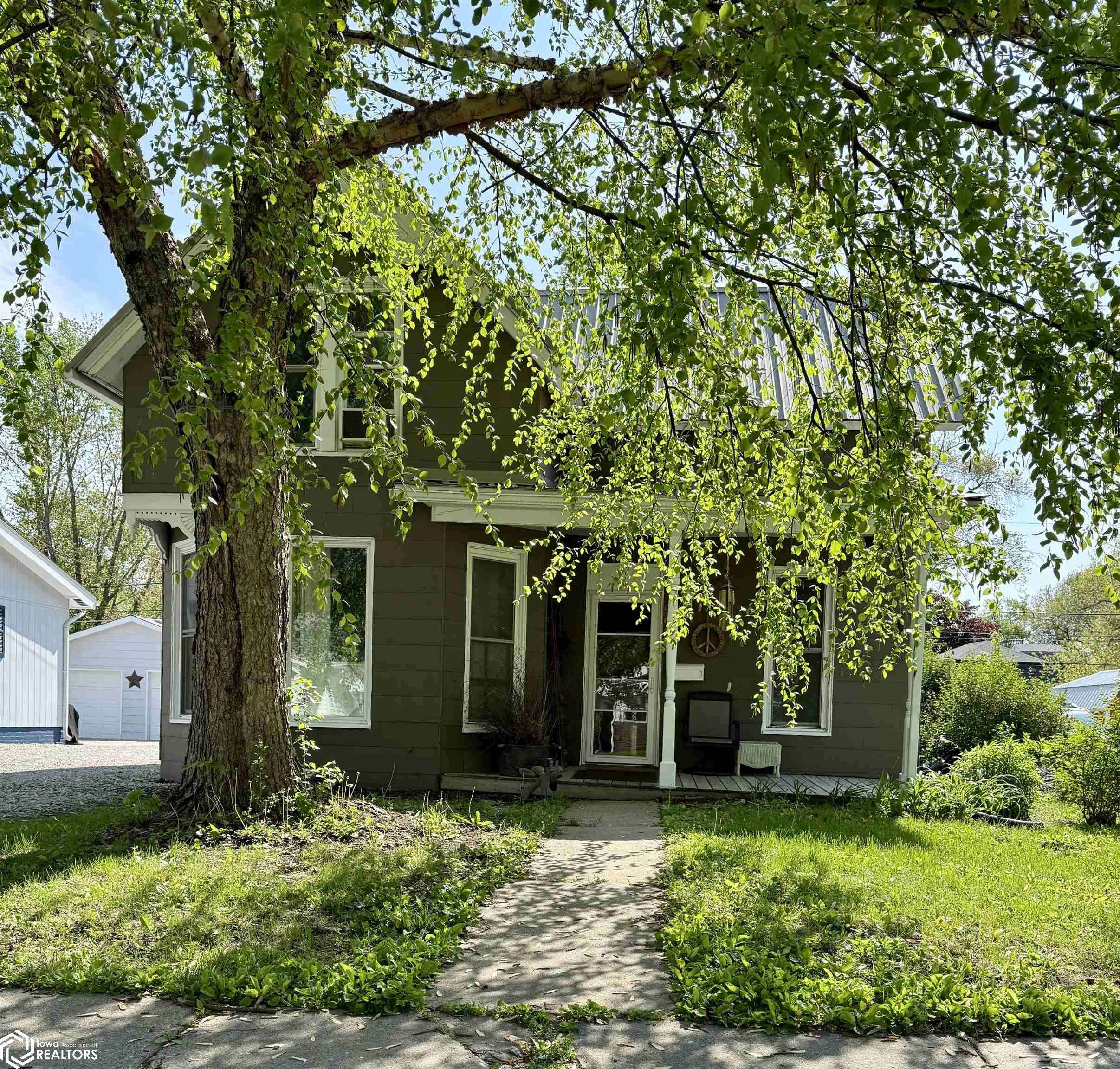 420 N D St, Oskaloosa, IA 52577