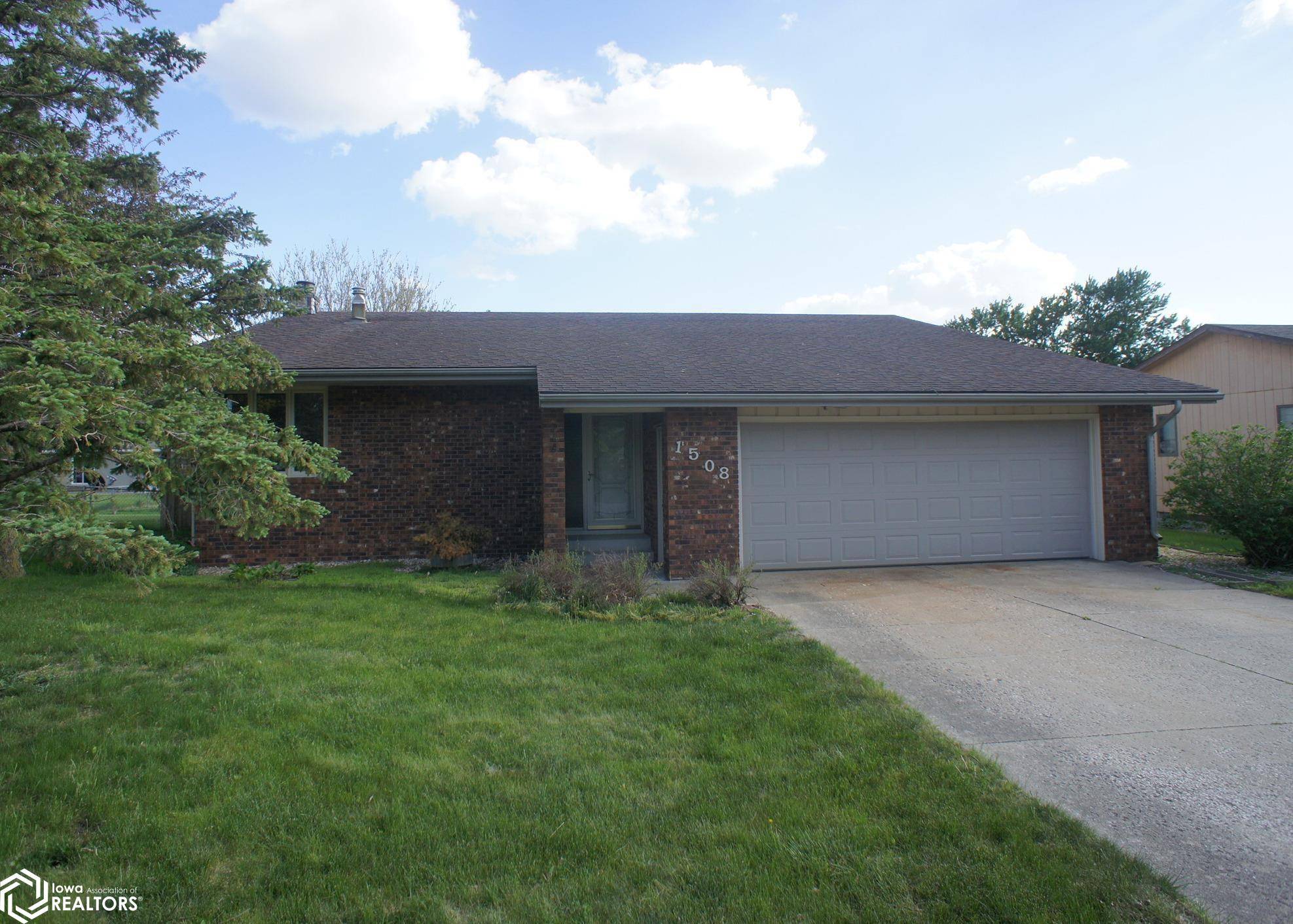 1508 Collins St, Webster City, IA 50595