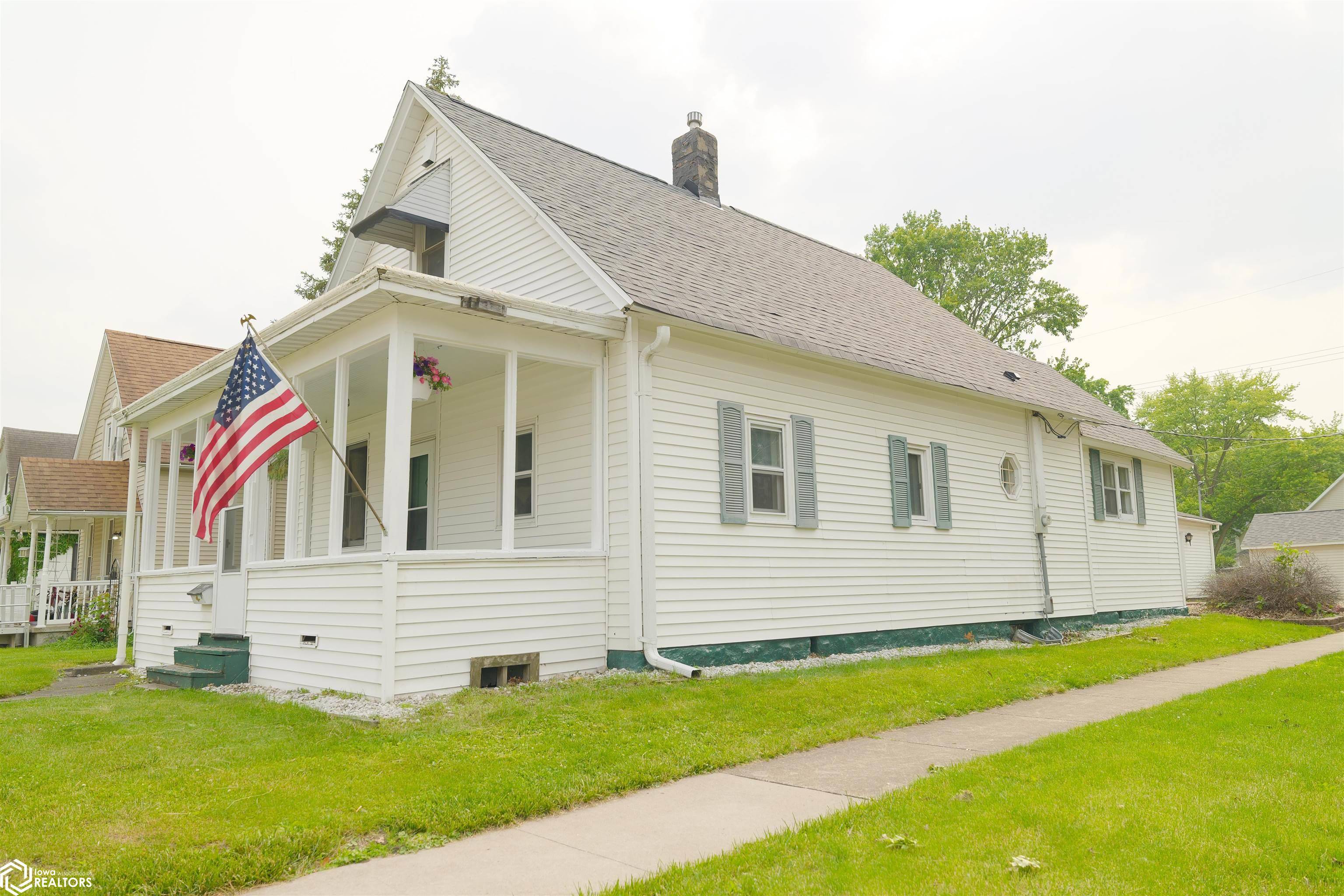 401 Broadway St, West Burlington, IA 52655