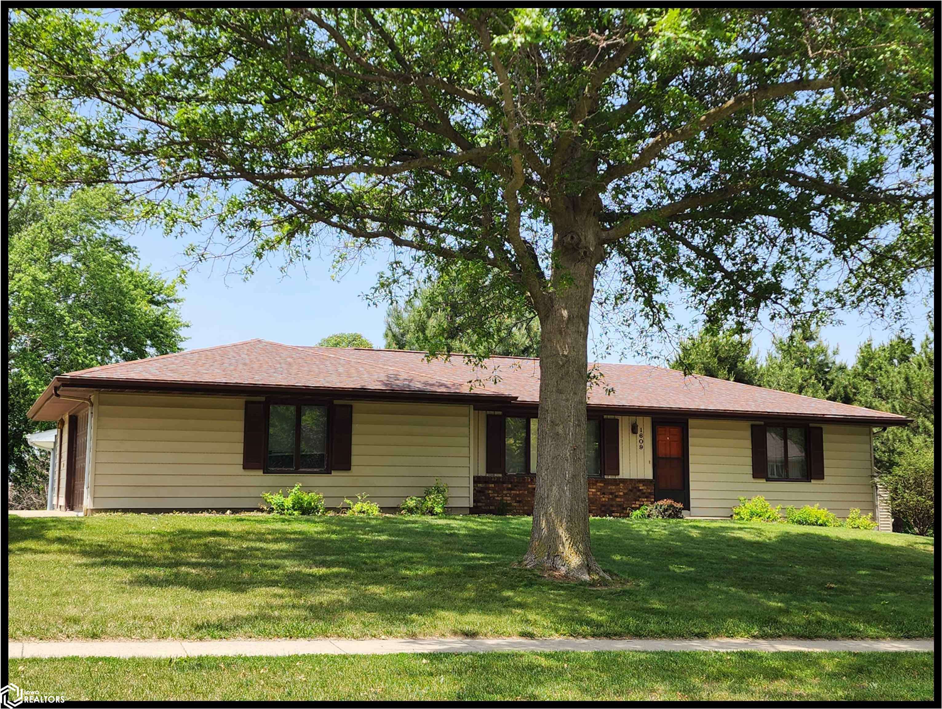1609 Redwood Dr, Atlantic, IA 50022