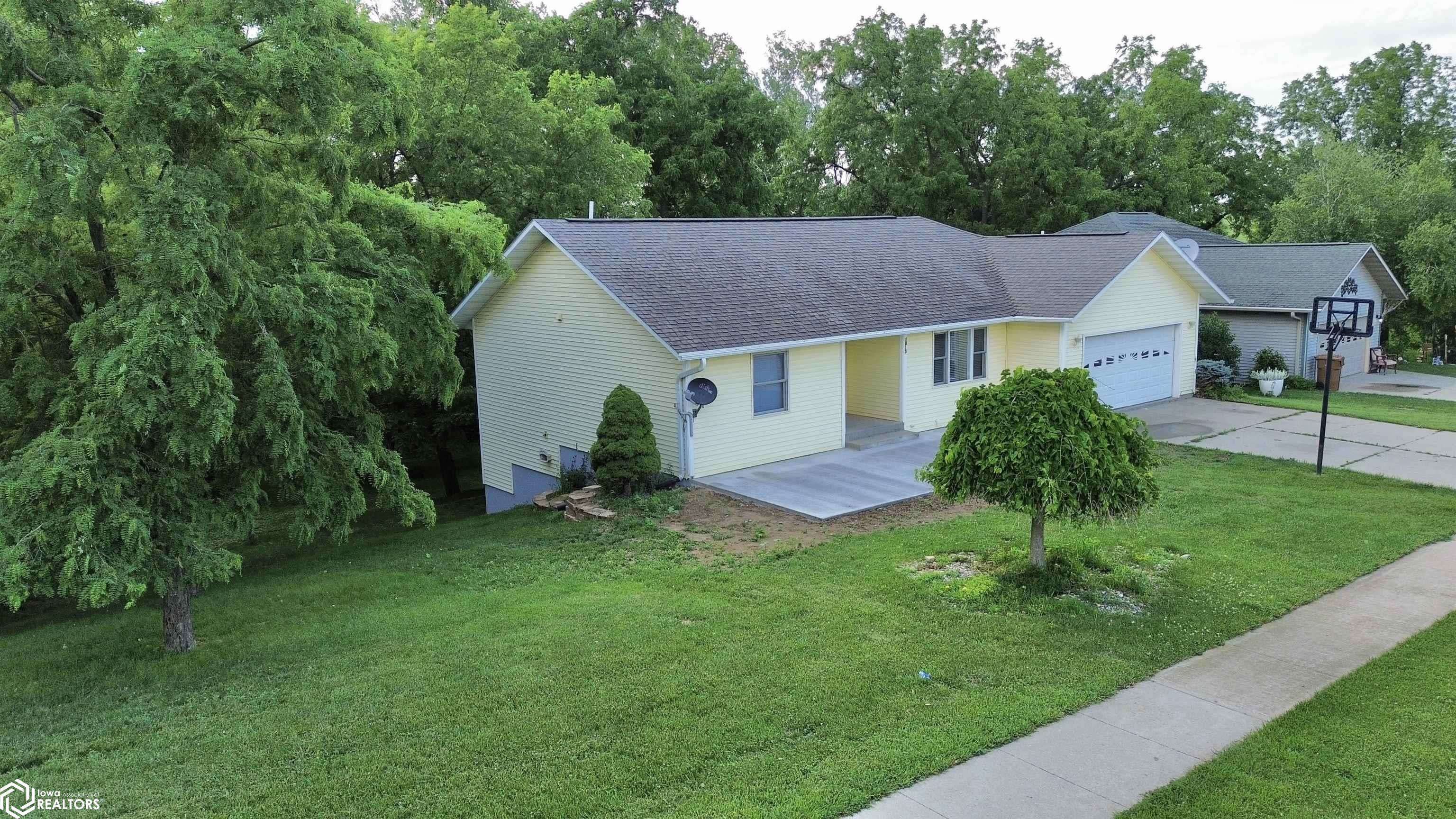 1005 N 16th St, Denison, IA 51442