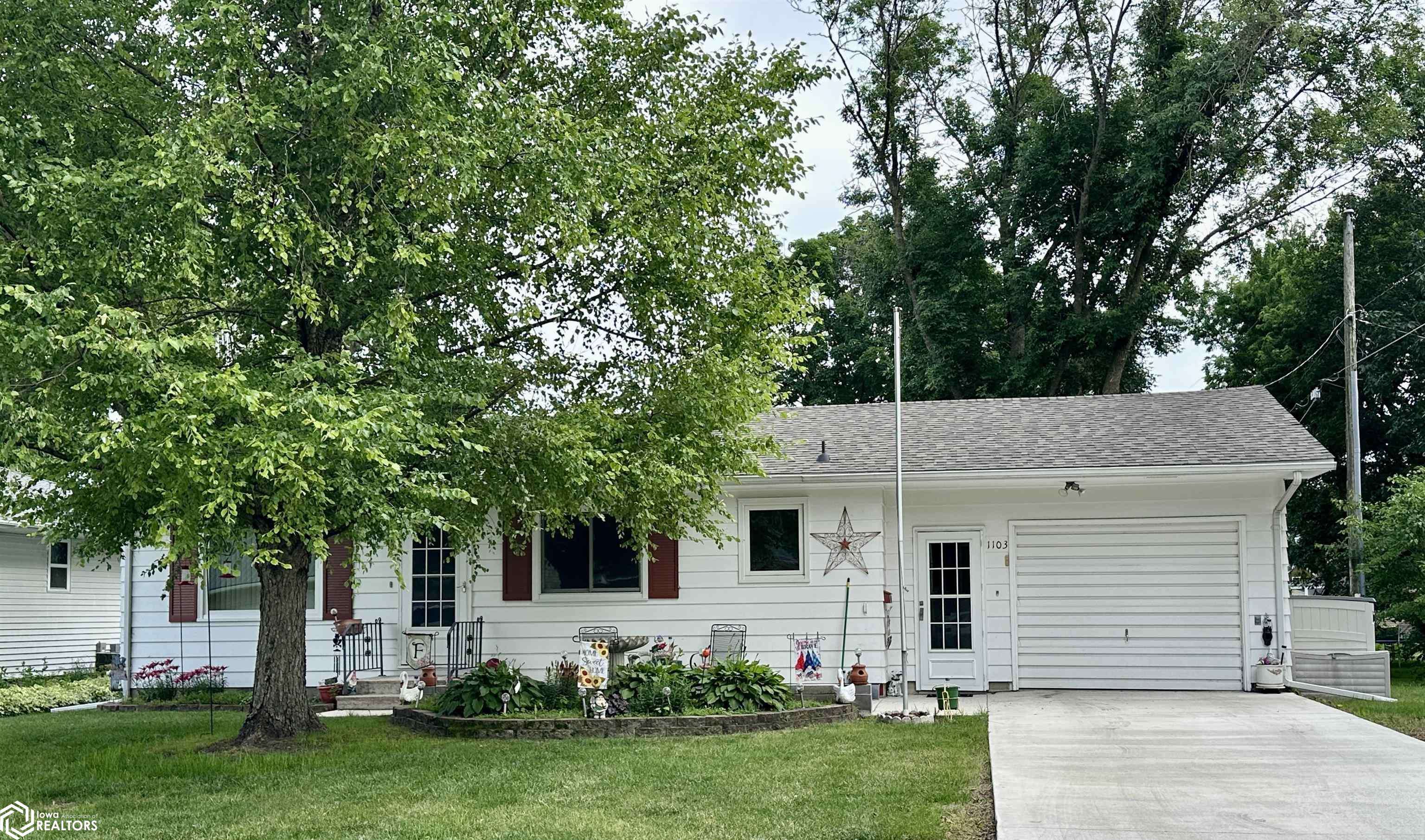 1103 6th Ave N, Northwood, IA 50459