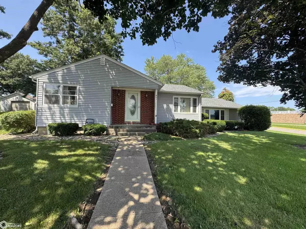 407 E North St, Bloomfield, IA 52537