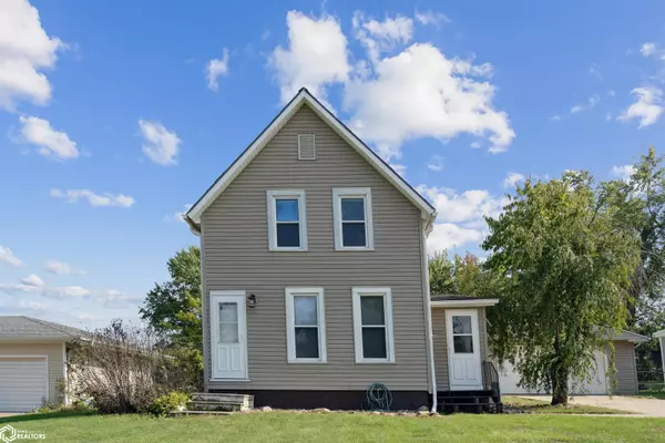 1108 S 4th St, Marshalltown, IA 50158