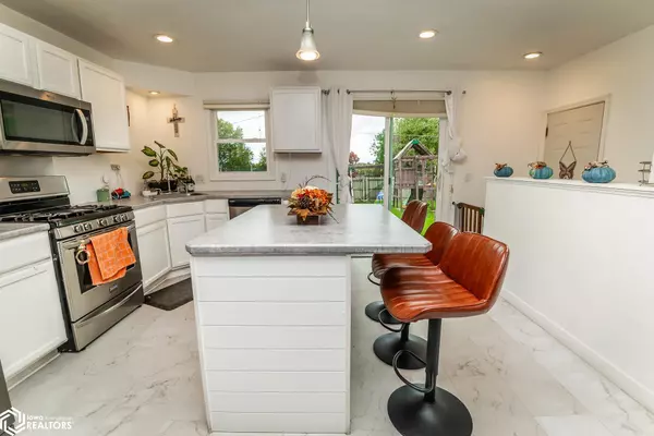 Marshalltown, IA 50158,103 W South St