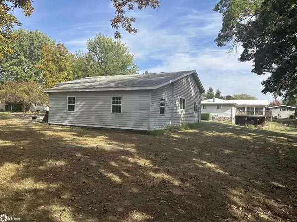 West Burlington, IA 52655,14681 Rosebud Dr