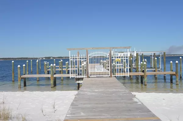 Navarre, FL 32566,1440 Paradise Point Drive  #21