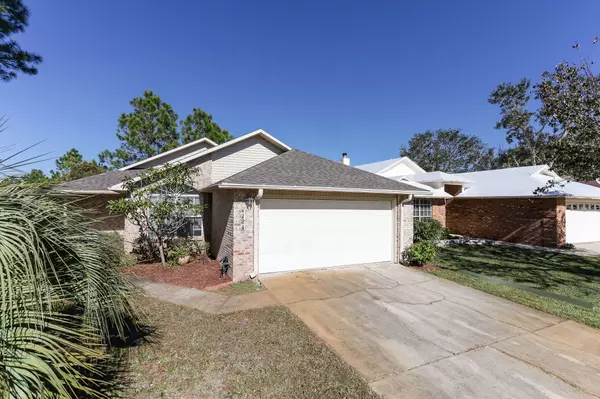 1724 Ivalea Circle, Navarre, FL 32566