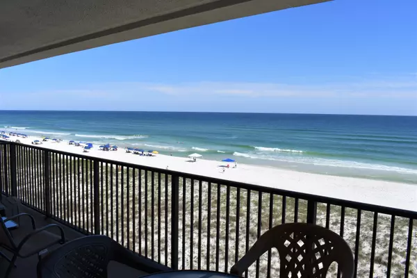 8245 Gulf Boulevard #APT 402, Navarre, FL 32566