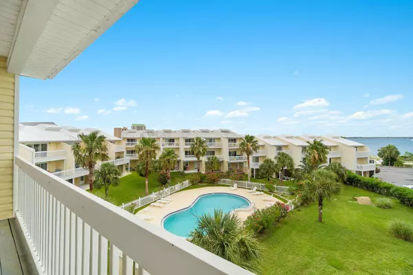 Navarre, FL 32566,1440 Paradise Point Drive  #UNIT 34