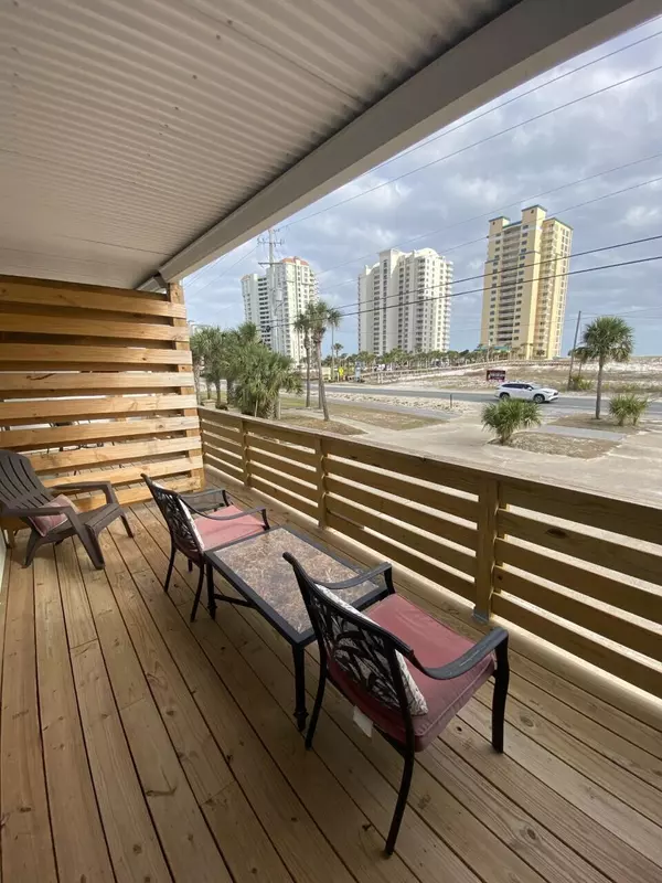 Navarre, FL 32566,8468 Gulf Boulevard  #2 & 3