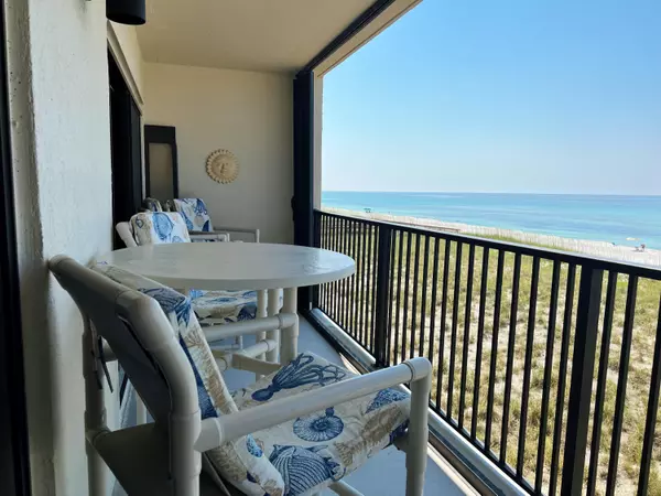 7979 Gulf Boulevard  #APT 123, Navarre, FL 32566