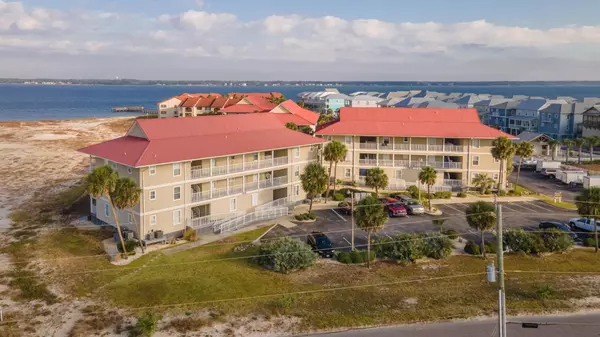 Navarre, FL 32566,7476 Sunset Harbor Drive  #APT 421