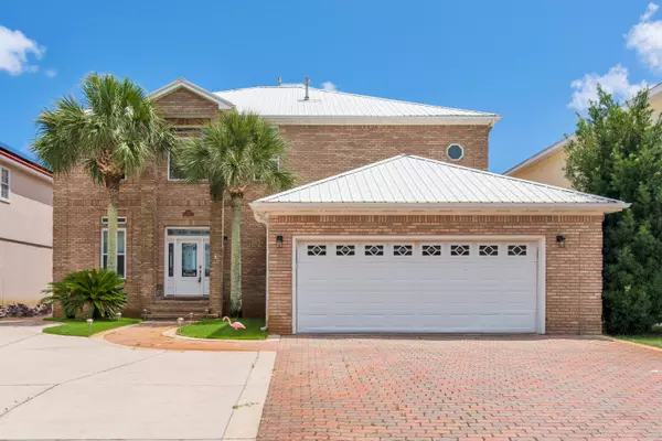 586 Radiant Circle Circle,  Mary Esther,  FL 32569