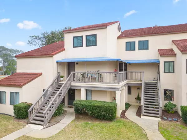 Navarre, FL 32566,8253 Navarre Parkway  #APT D200