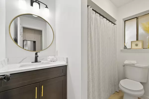 Navarre, FL 32566,7453 SUNSET HARBOR Drive  #1-204