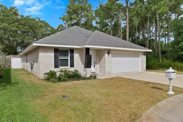 2095 Fountainview Drive, Navarre, FL 32566