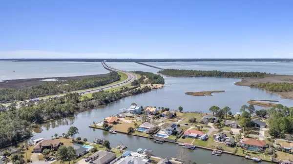 2708 Sea Lark Lane, Milton, FL 32583