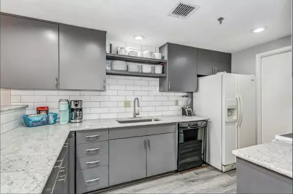 Navarre, FL 32566,8271 Gulf Boulevard  #APT 903