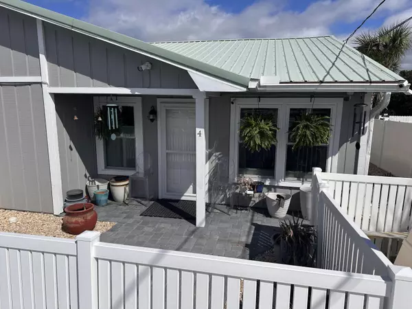 104 Ellis Road  #APT 4, Miramar Beach, FL 32550