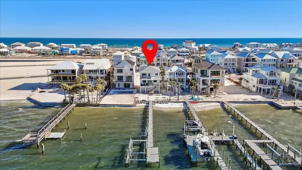 7336 Grand Navarre Boulevard, Navarre, FL 32566