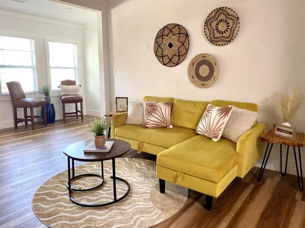 7 N G Street, Pensacola, FL 32502