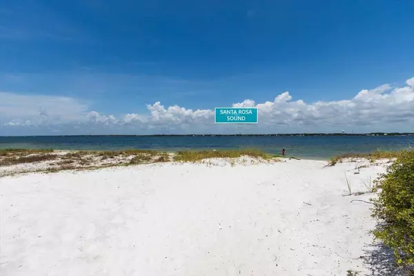 Navarre, FL 32566,1440 Paradise Point Drive  #13