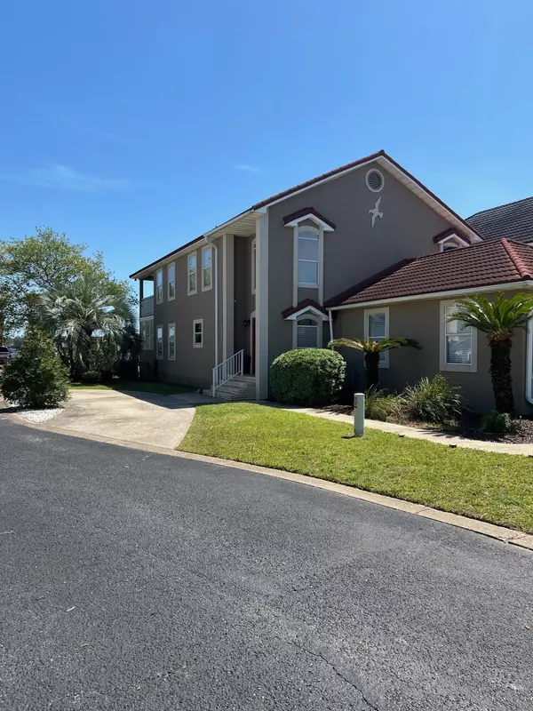 911 Lighthouse Road, Fort Walton Beach, FL 32547